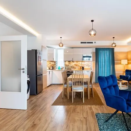 Master * באלאטונקנשה