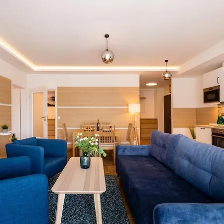 Master * באלאטונקנשה